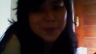 Brunette ແກ່ມີເພດສໍາພັນທາງຮູທະວານກັບຜູ້ຊາຍ