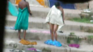 Masturbation ຂອງຊາຍຫນຸ່ມລັດເຊຍທີ່ມີຄໍາເຫັນທີ່ຢູ່ເບື້ອງຫລັງ