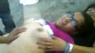 ຜິວເນື້ອສີຂາວທີ່ສວຍງາມ fucked ໂດຍຜູ້ຊາຍໃນປ່າ